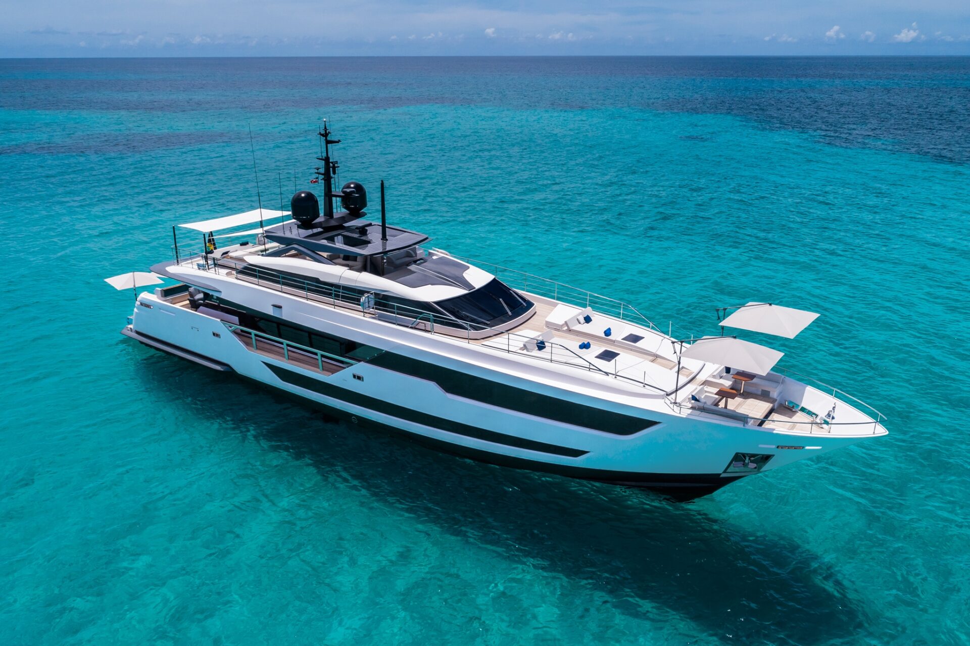 Custom Line 120' Nieuw en gebruikt sales. Uw exclusieve Benelux dealer