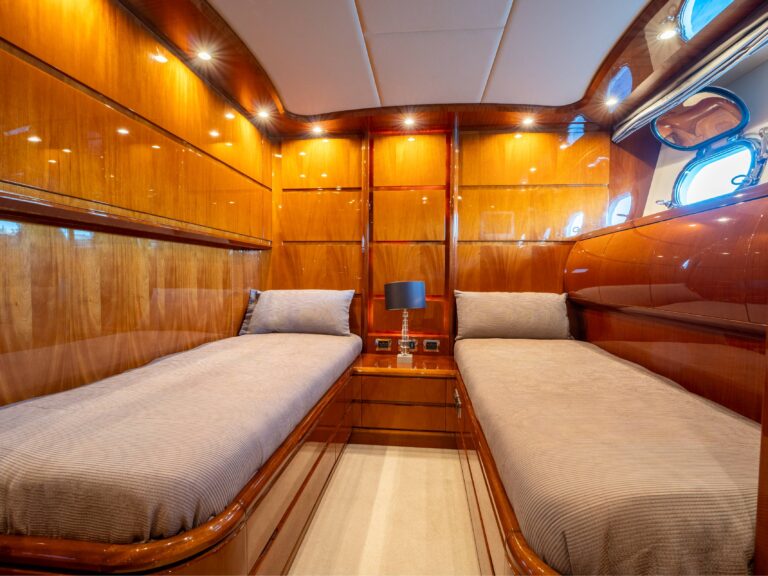 astondoa-102-glx-810430_67682a1479331.jpg