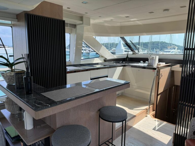monte-carlo-yachts-mcy-70-811121_680ed6cb9c031.jpg