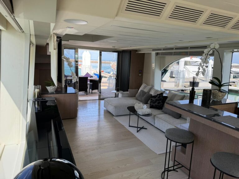 monte-carlo-yachts-mcy-70-811121_68121352f1d66.jpg
