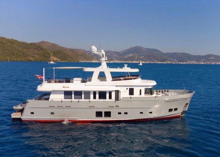 mural-yachts-85-konyak-25.7m-812055_69049fe2a7509.jpg