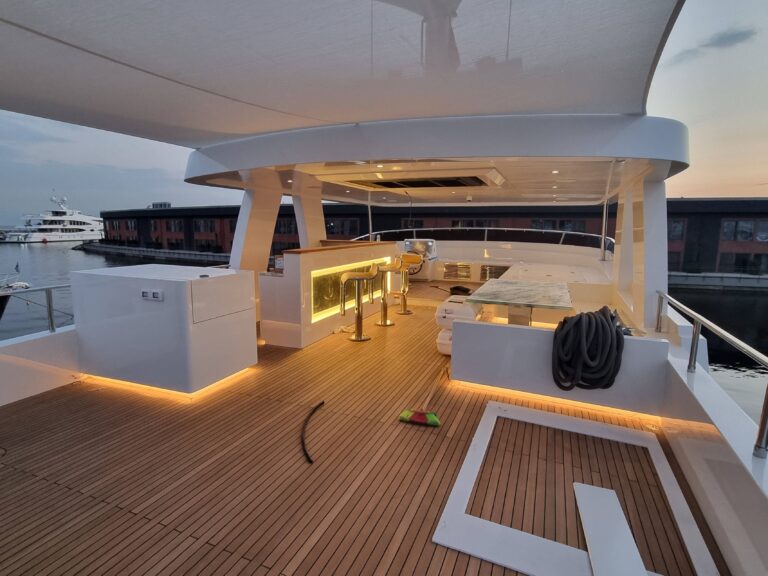 mural-yachts-85-konyak-25.7m-812055_6904bd9b6987c.jpg