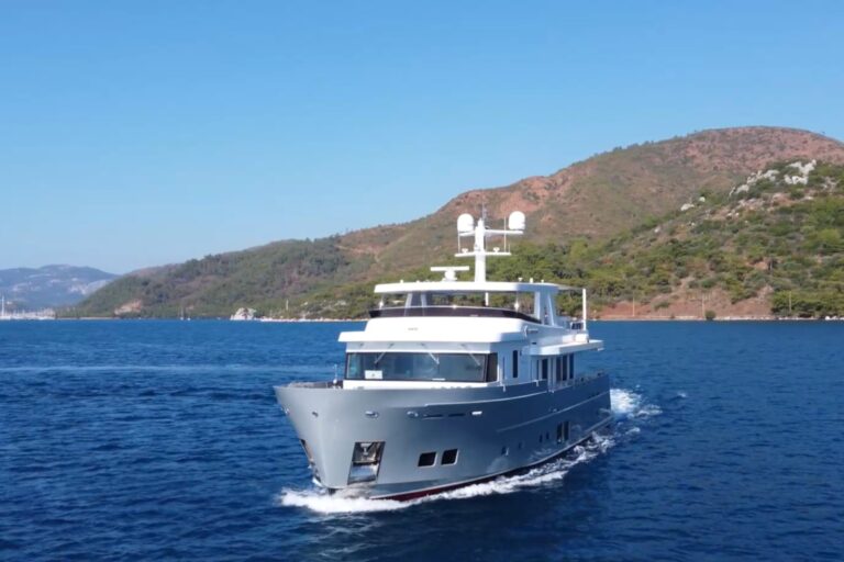 mural-yachts-85-konyak-25.7m-812055_6904bda16a403.jpg