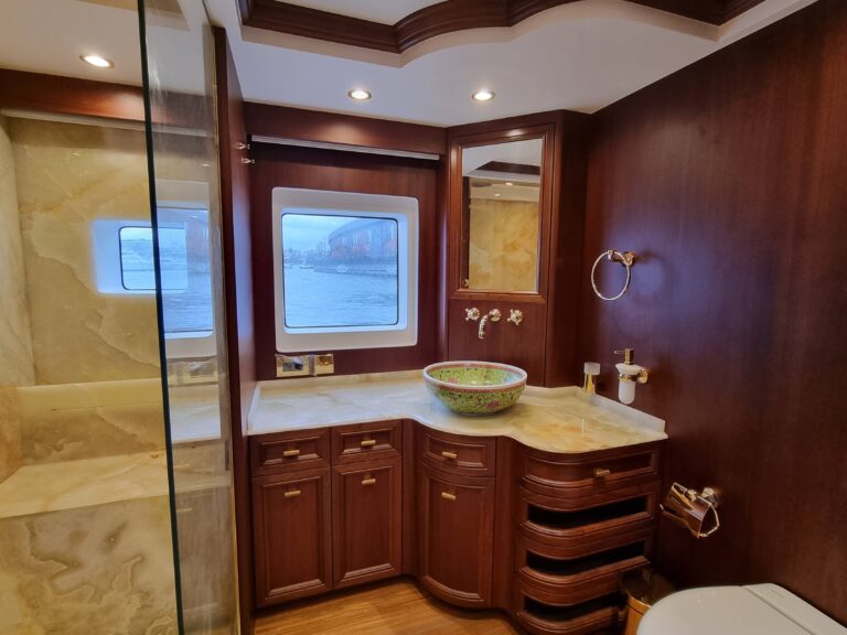 mural-yachts-85-konyak-25.7m-812055_6904be4e8b570.jpg