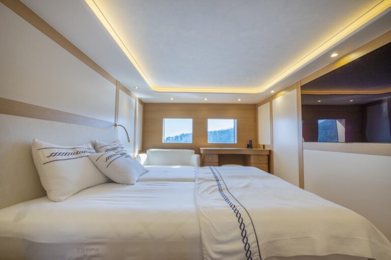 mural-yachts-85-konyak-25.7m-812055_6904be5e0825b.jpg