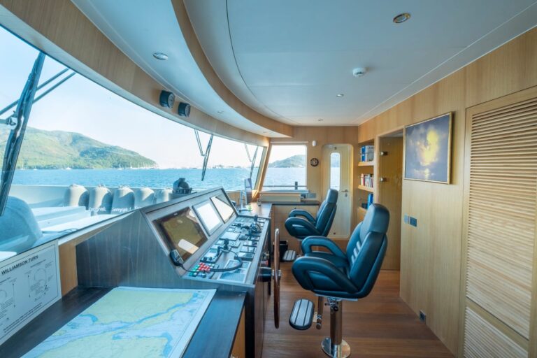 mural-yachts-85-konyak-25.7m-812055_6904be61a0e1e.jpg