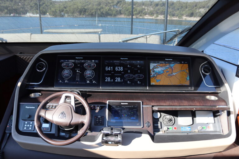 fairline-targa-65-gt-813443_6a7d90bc6e24a.jpg