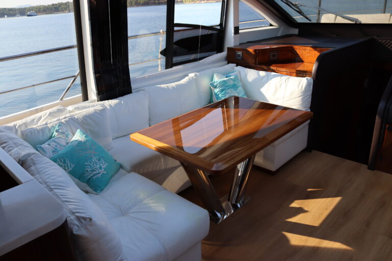 fairline-targa-65-gt-813443_6a7d90c0eaf9b.jpg