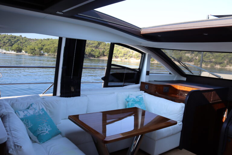 fairline-targa-65-gt-813443_6a7d90c4e8d7c.jpg