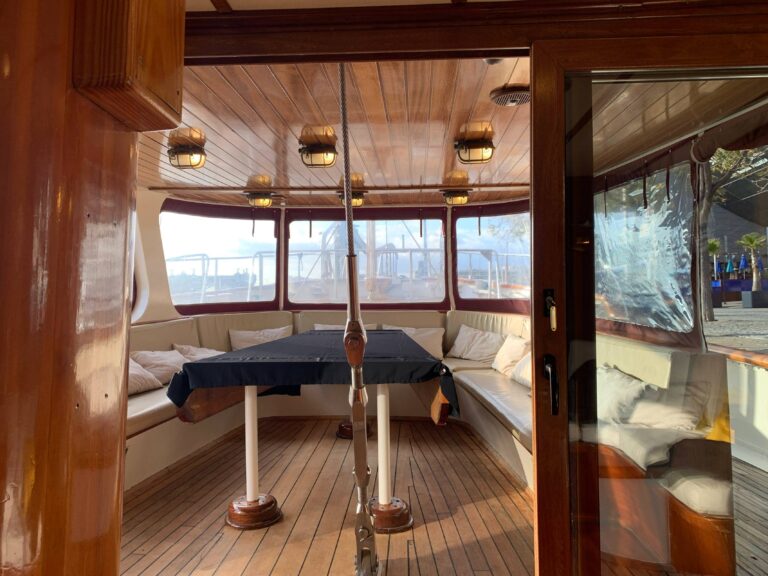 one-off-motorsailer-811788_68dbfb4a65aa1.jpg