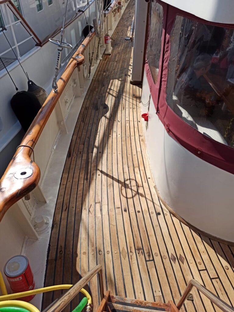 one-off-motorsailer-811788_68dbfb6461b00.jpg