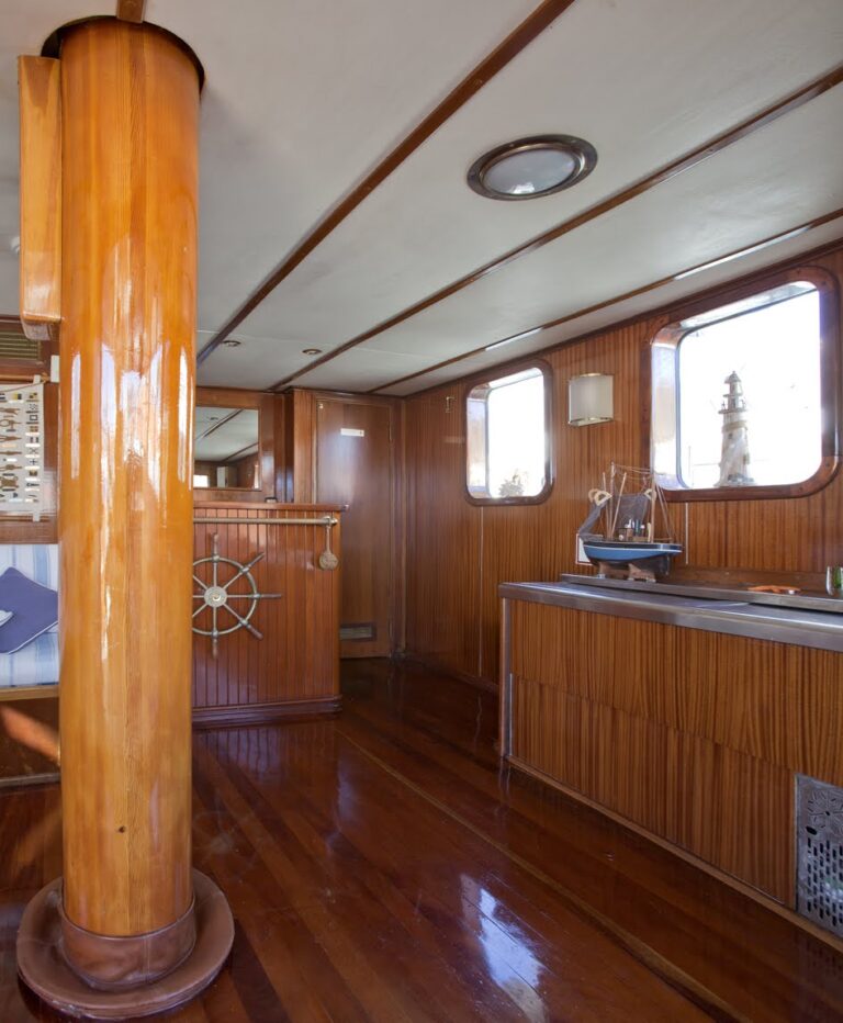 one-off-motorsailer-811788_68dc02dfa4c41.jpg