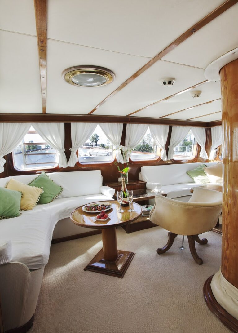 one-off-motorsailer-811788_68dc02e45c6de.jpg