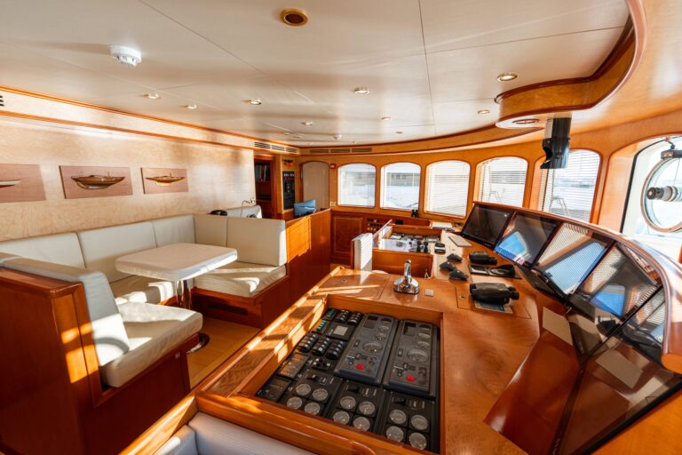 peer-gynt-yacht-36m-explorer-812706_6aa7ee4e65402.jpg